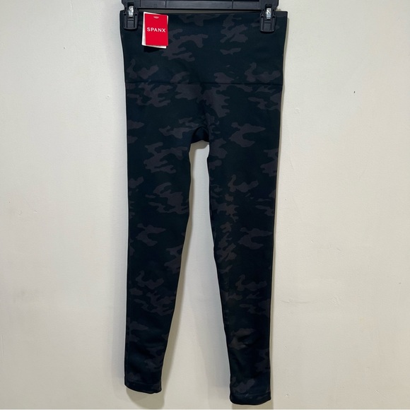 New Spanx Look At Me Now Black Camo Legging Size M - Picture 2 of 10
